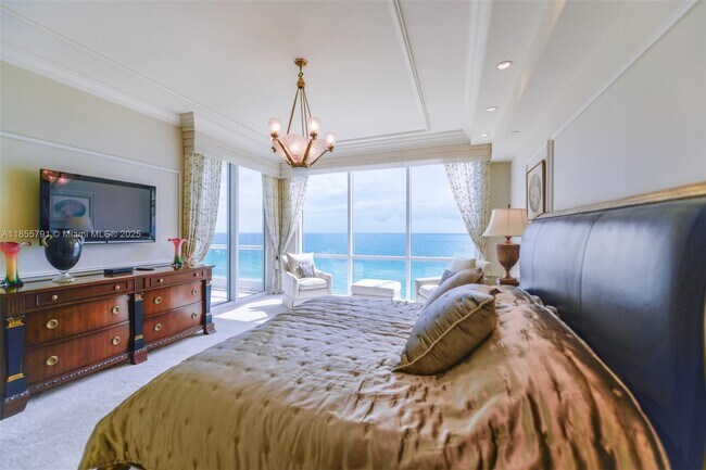 Building Photo - 16051 Collins Ave