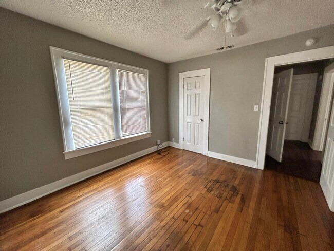 Building Photo - 2124 20th St