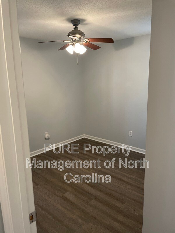 Building Photo - 1044 Amber Acres Ln