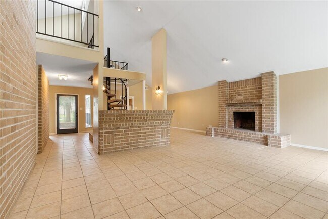 Building Photo - 25710 Pepper Ridge Ln