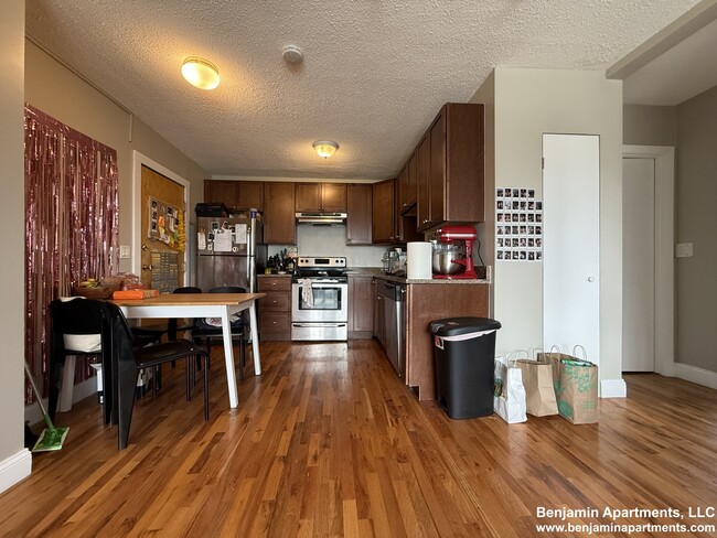 Building Photo - 226 Parker Hill Ave