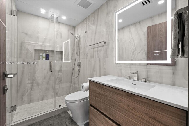 Building Photo - 1830 S Ocean Dr