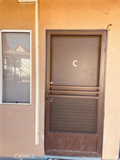Building Photo - 308 N Primrose Ave