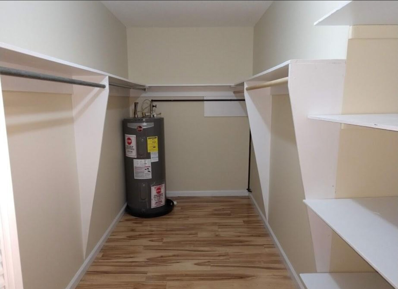 Building Photo - 80 Claudia Dr