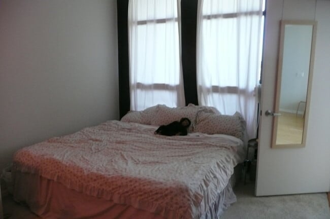 Building Photo - 1255 S State St