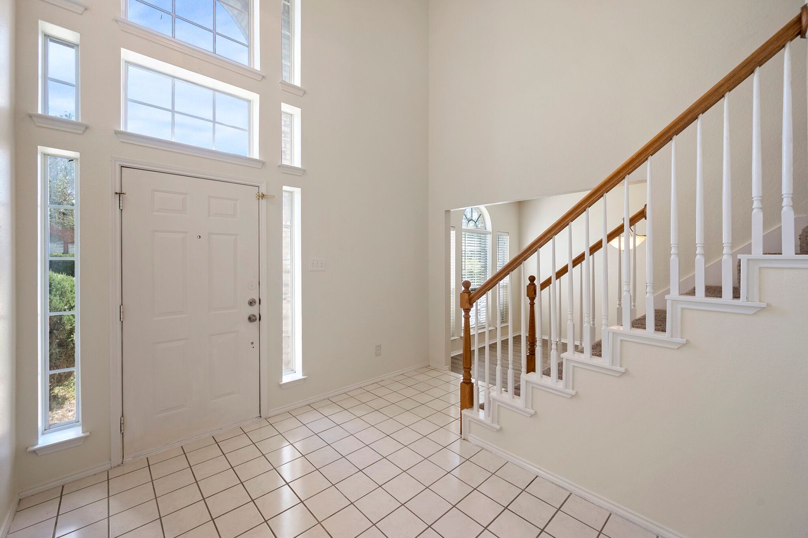 Building Photo - 6917 Club Creek Dr