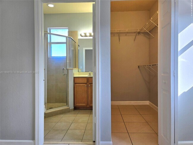 Building Photo - 9372 SW 171st Ct