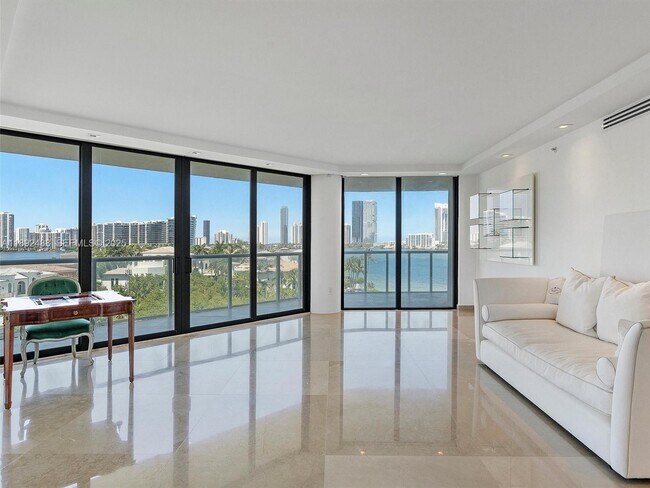 Building Photo - 4000 Island Blvd