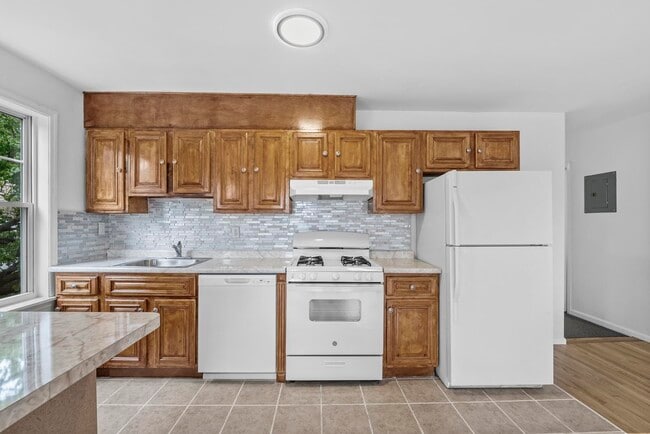 Building Photo - 282 St Pauls Ave