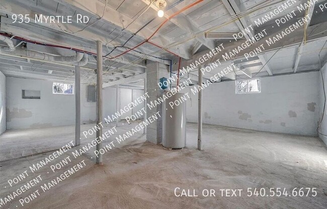 Building Photo - 935 Myrtle Rd