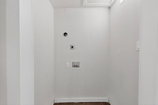 Building Photo - 2812 San Medina Ave