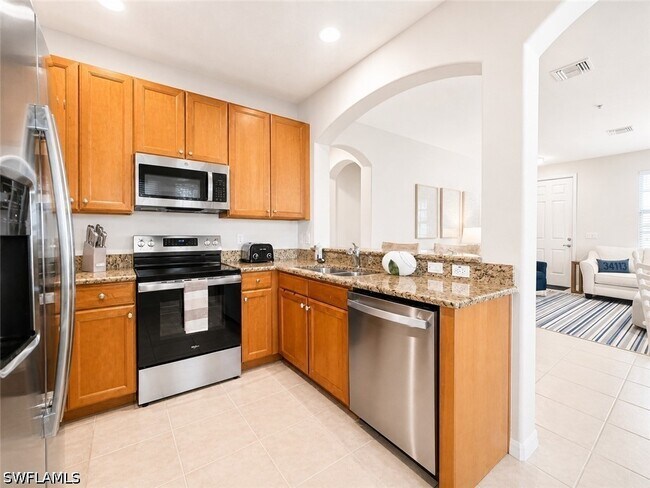 Building Photo - 1367 Artesia Dr E