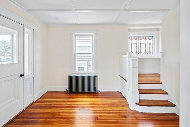 Building Photo - 57 Yale St