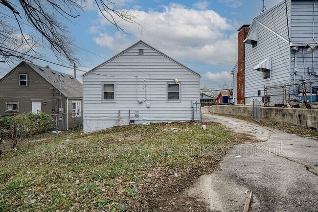 Building Photo - 3437 Jackson Ave