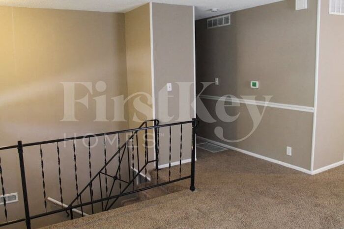 Building Photo - 805 N Powahatan Dr
