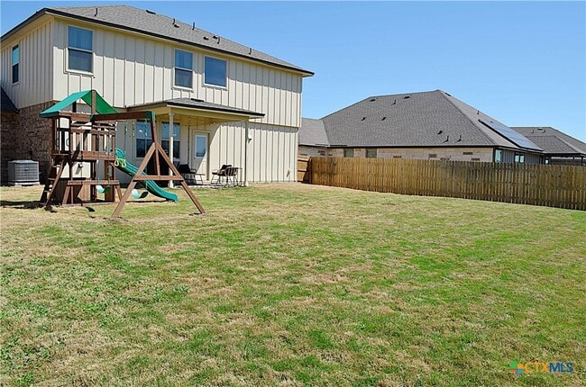 Building Photo - 1716 Friesian Lp