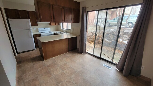 Building Photo - 704 S Orch Dr