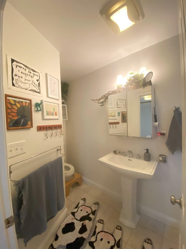 Building Photo - 241 Lamartine St