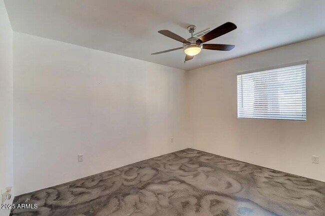 Building Photo - 8338 E Granada Rd