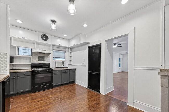 Building Photo - 5618 Belmark St