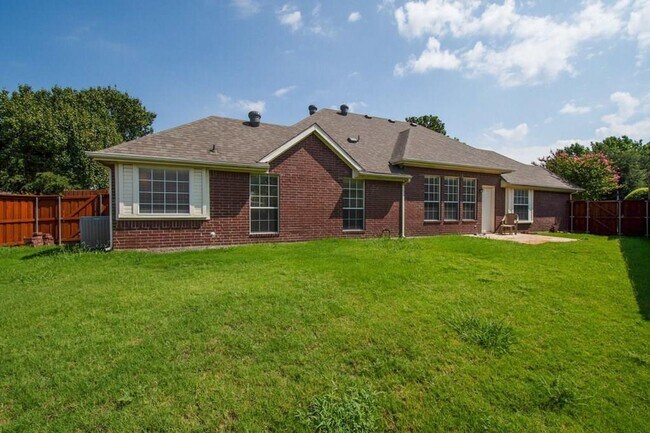 Building Photo - Adorable single story 3/2- Plano