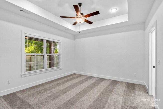Building Photo - 2196 N Woodlark Ln