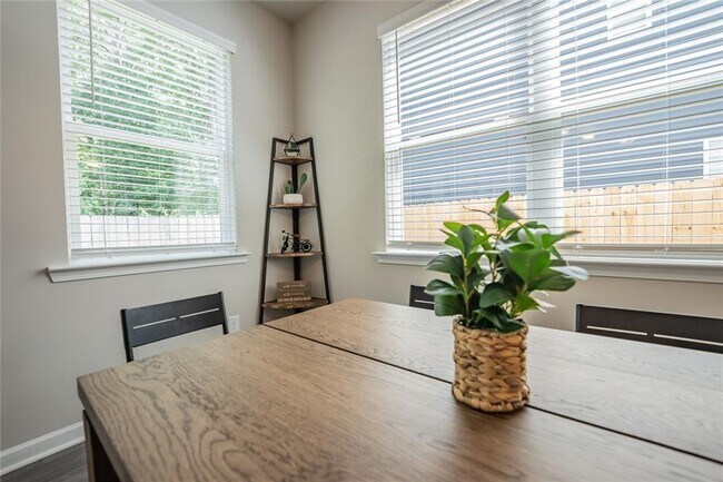 Building Photo - 454 Burgundy Terrace SE