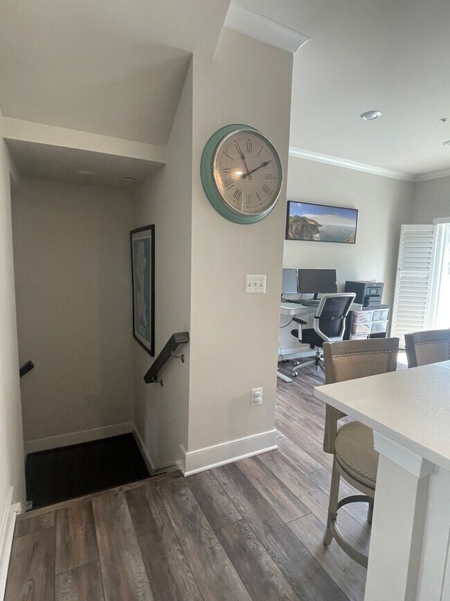 Building Photo - FOUR LEVEL TOWNHOUSE IN DOWNTOWN CROWN, 2 ...