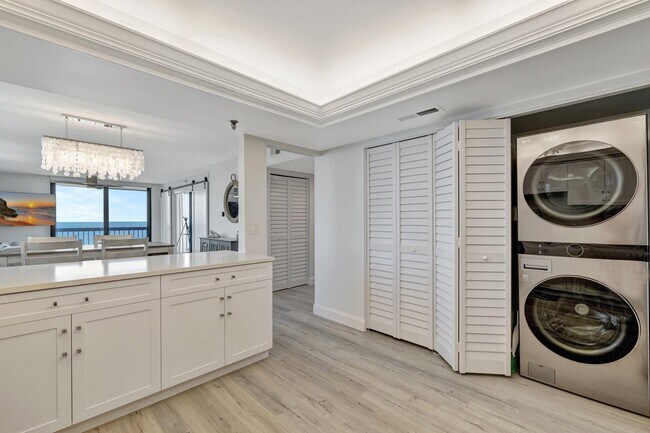 Building Photo - 3100 N Hwy A1A