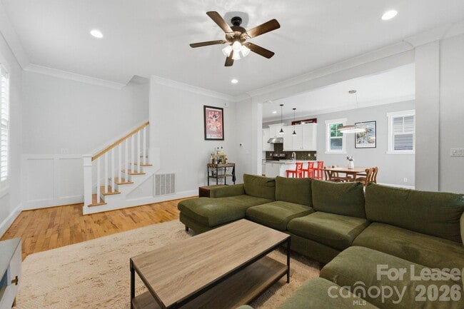 Building Photo - 2724 Holt St