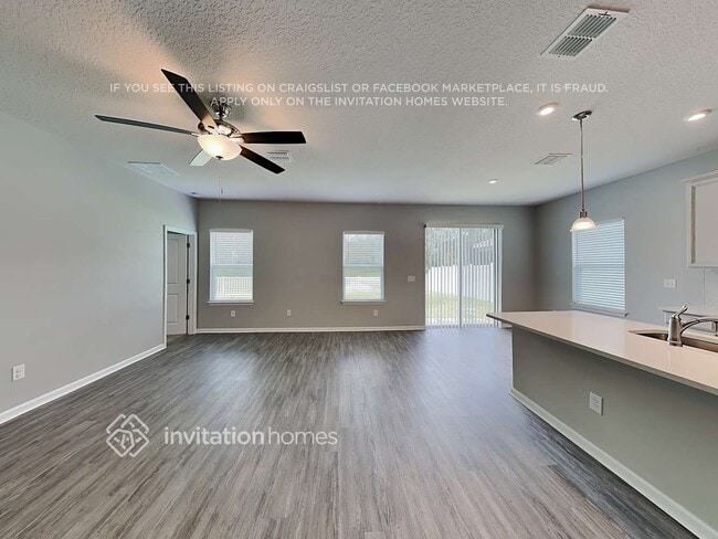 Building Photo - 11440 64th St E