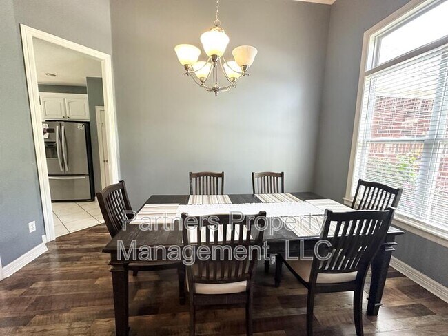 Building Photo - 3750 River Bend Dr