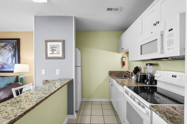 Building Photo - Seasonal Rental Available Now-3/31/26-Wifi...