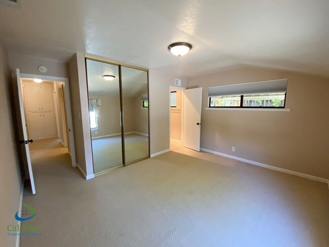Building Photo - $5995 - Spacious 4 Bed/2 Bath Los Gatos Ho...