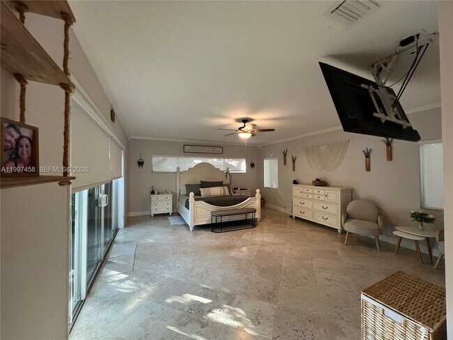 Building Photo - 7405 SW 79th Ct
