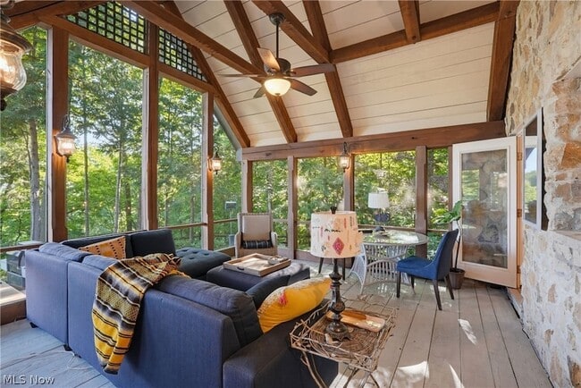 Building Photo - 7910 Larkspur Ln