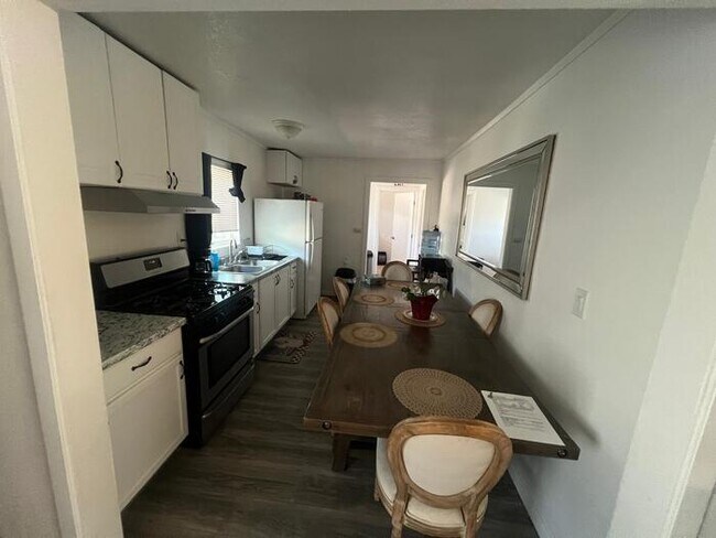 Building Photo - Fully Furnished 3 Bed House for Rent Campbell Ave Riverside CA