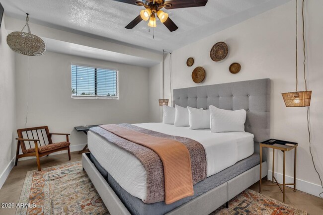 Building Photo - 1207 W 15th St