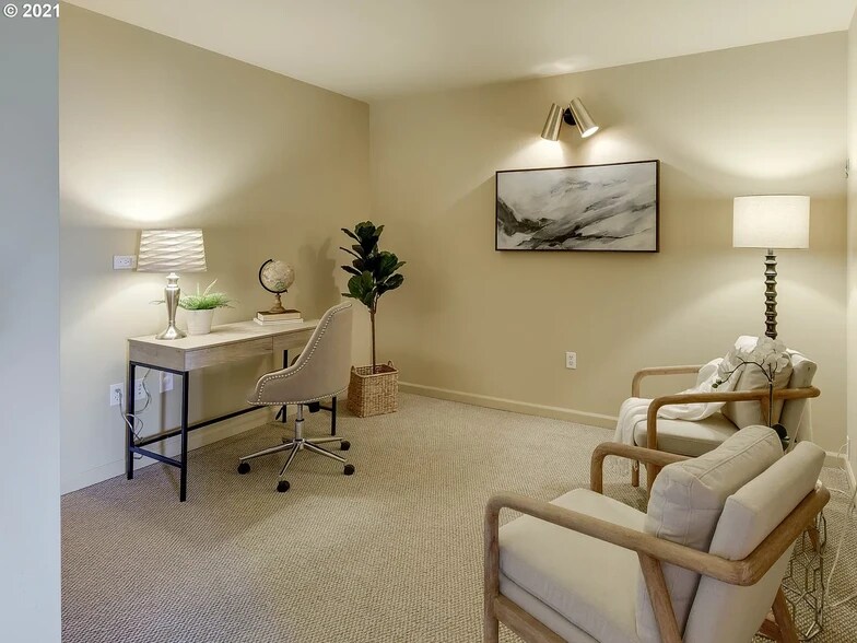 Den - 1620 NE Broadway St