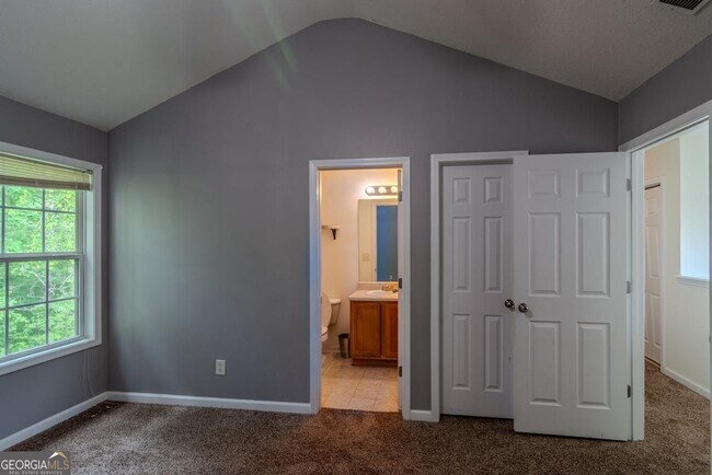 Building Photo - 28 Greystone Ridge