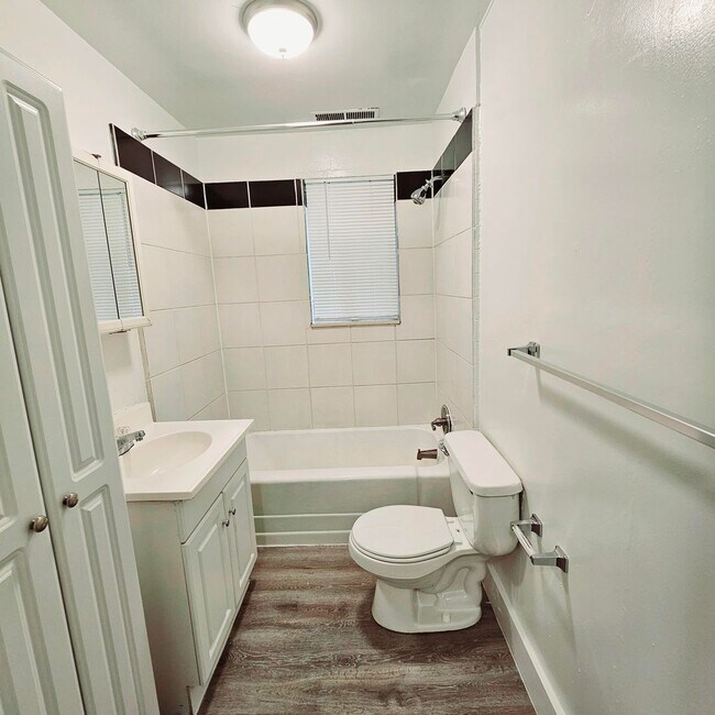 Building Photo - Fully Remodeled 2-Bed, 1-Bath Home in Old ...