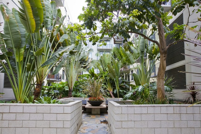 Building Photo - BRAND NEW FLOORS! Spacious 2 Bedroom 2 Bathroom at M2i in Downtown San Diego