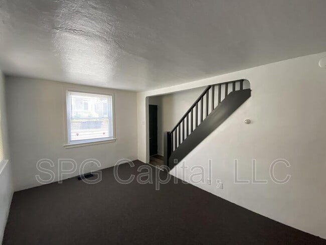 Building Photo - 336 S Second St