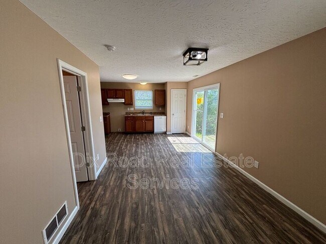 Building Photo - 2497 Deercove Ct.