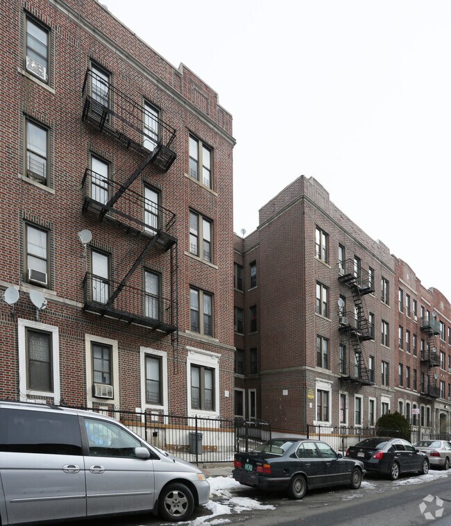 Building Photo - 1635 Union St