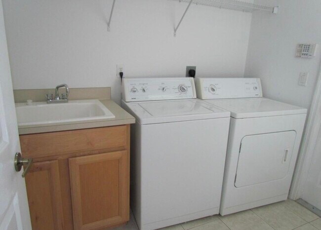 Building Photo - 4701 Portage Trail