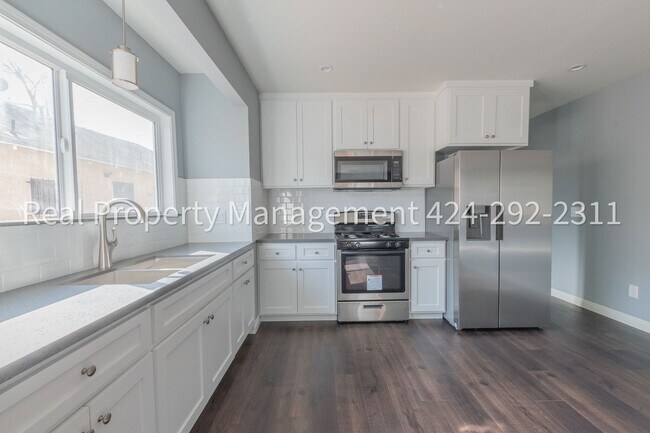 Building Photo - 1354 E 23rd St