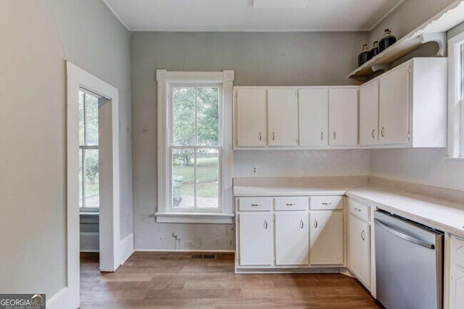 Building Photo - 227 Alcovy St