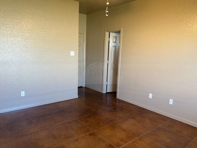 Building Photo - 1203 Cinch Dr
