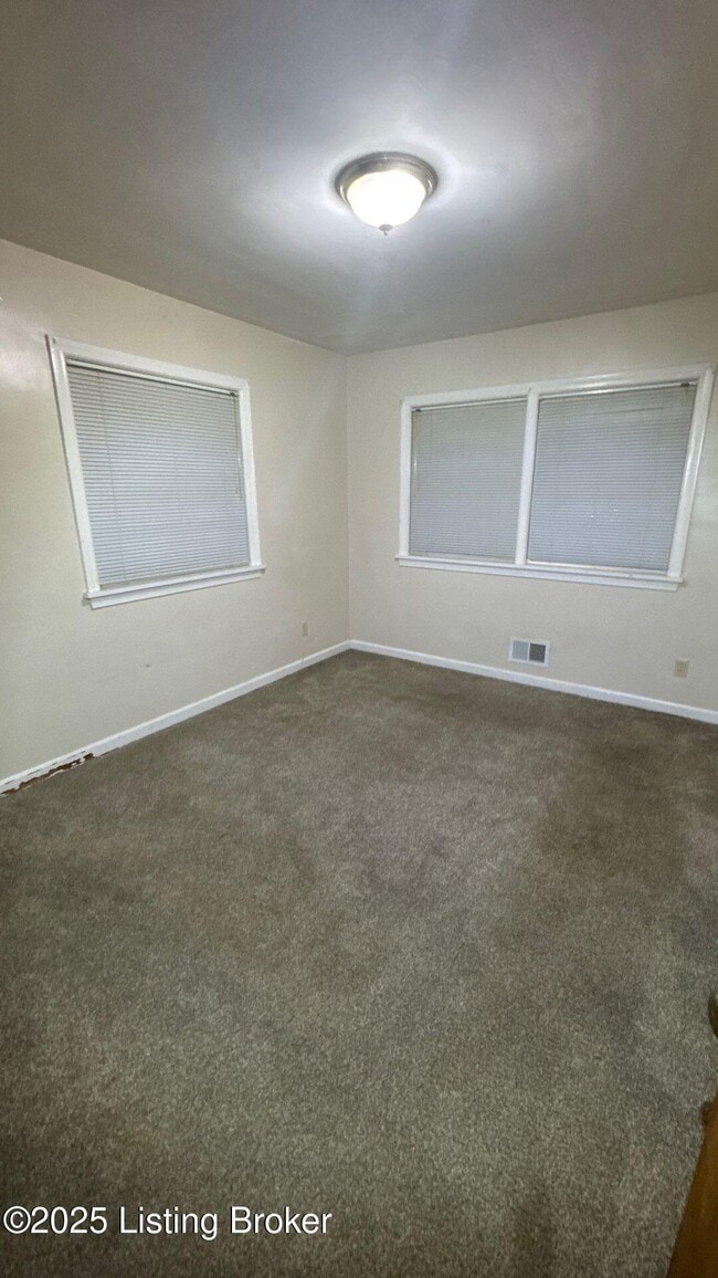 Building Photo - 6001 Applegate Ln